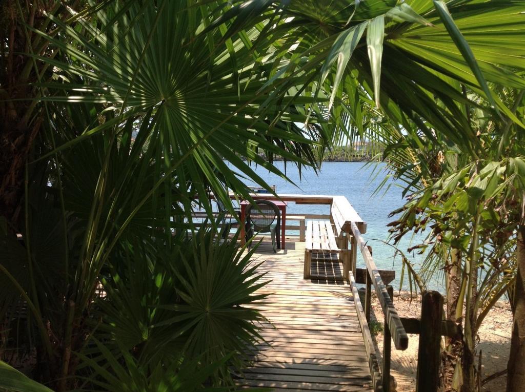 Half Moon Resort (Adults Only) West End Exterior foto