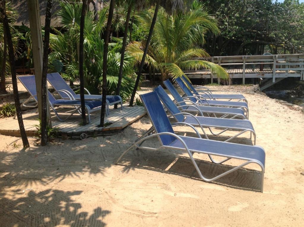 Half Moon Resort (Adults Only) West End Exterior foto
